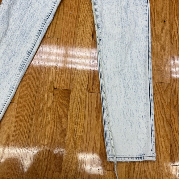 Vintage 1988 Levi’s 501 Buttonfly Acid Wash Distressed Women’s Jeans - Picture 5 of 16